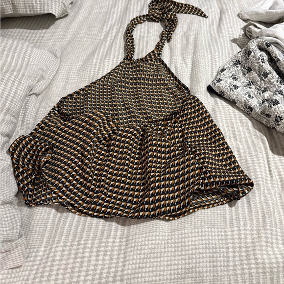 Geometric Patterned Halter Top - Picture 2 of 3